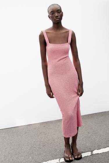 TEKSTURĒTA MIDI GARUMA KLEITA - Gaiši rozā no Zara