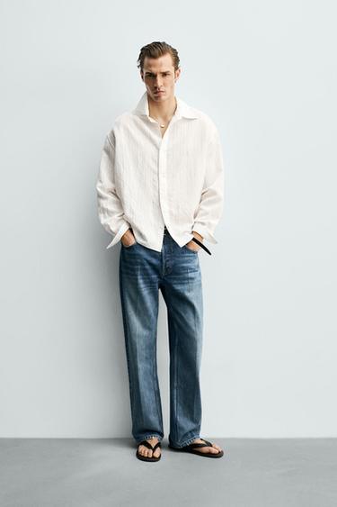 قميص مخطط بقصة مريحة - أبيض الخاص بـ Zara - صورة 0