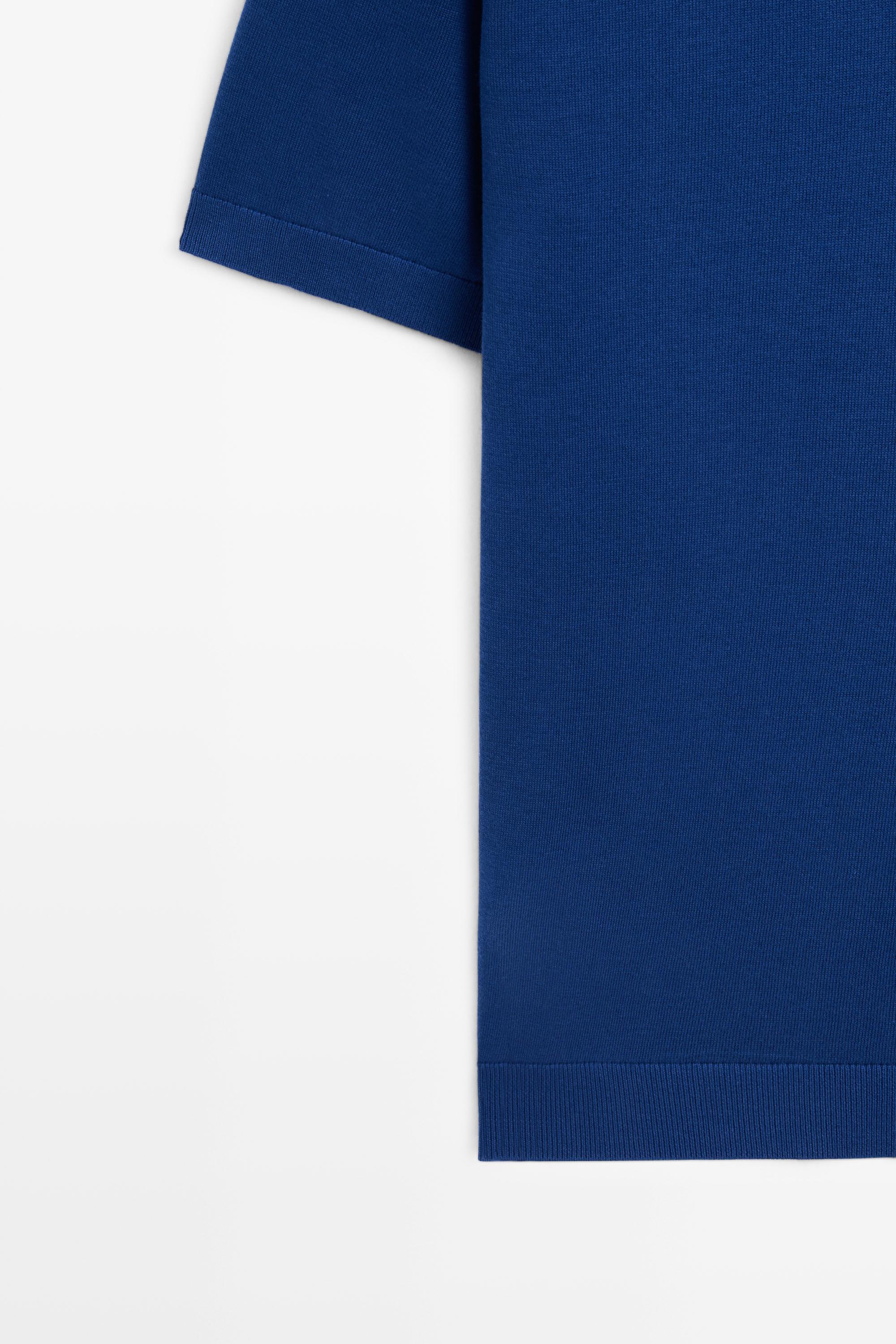 100% cotton V-neck knit polo