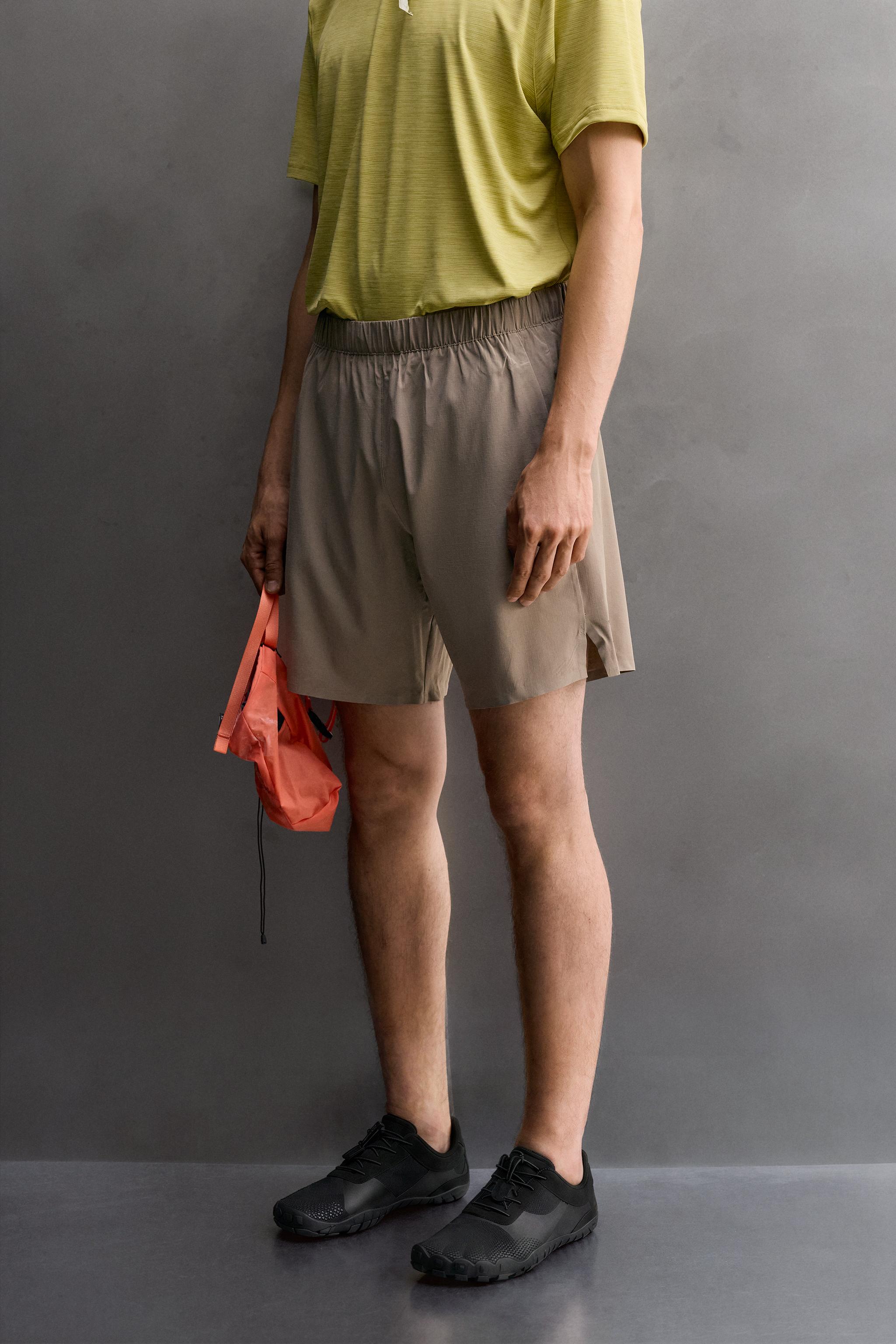 9" TRAINING SHORTS — Light brown