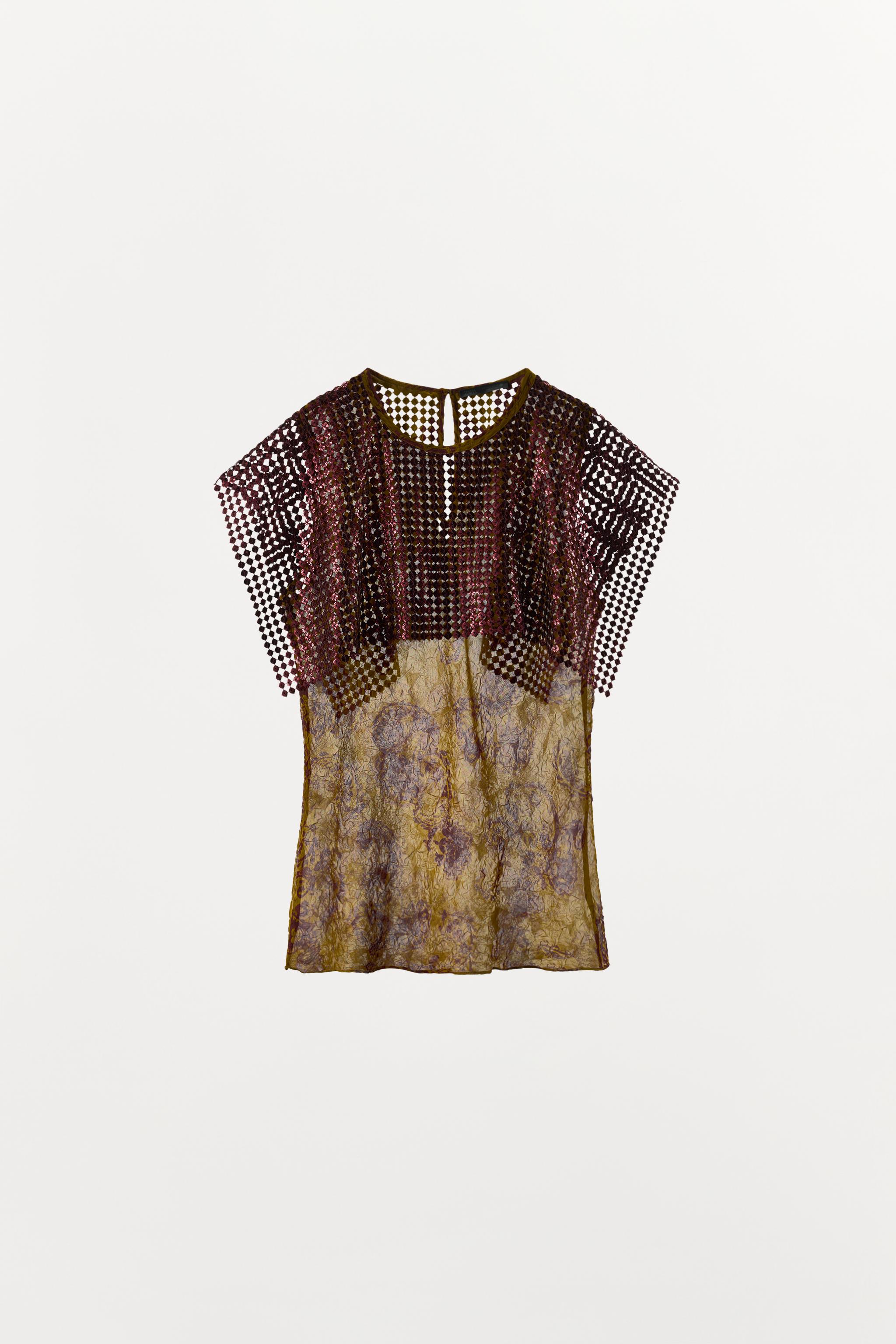 PRINTED SEQUIN CAPE TOP