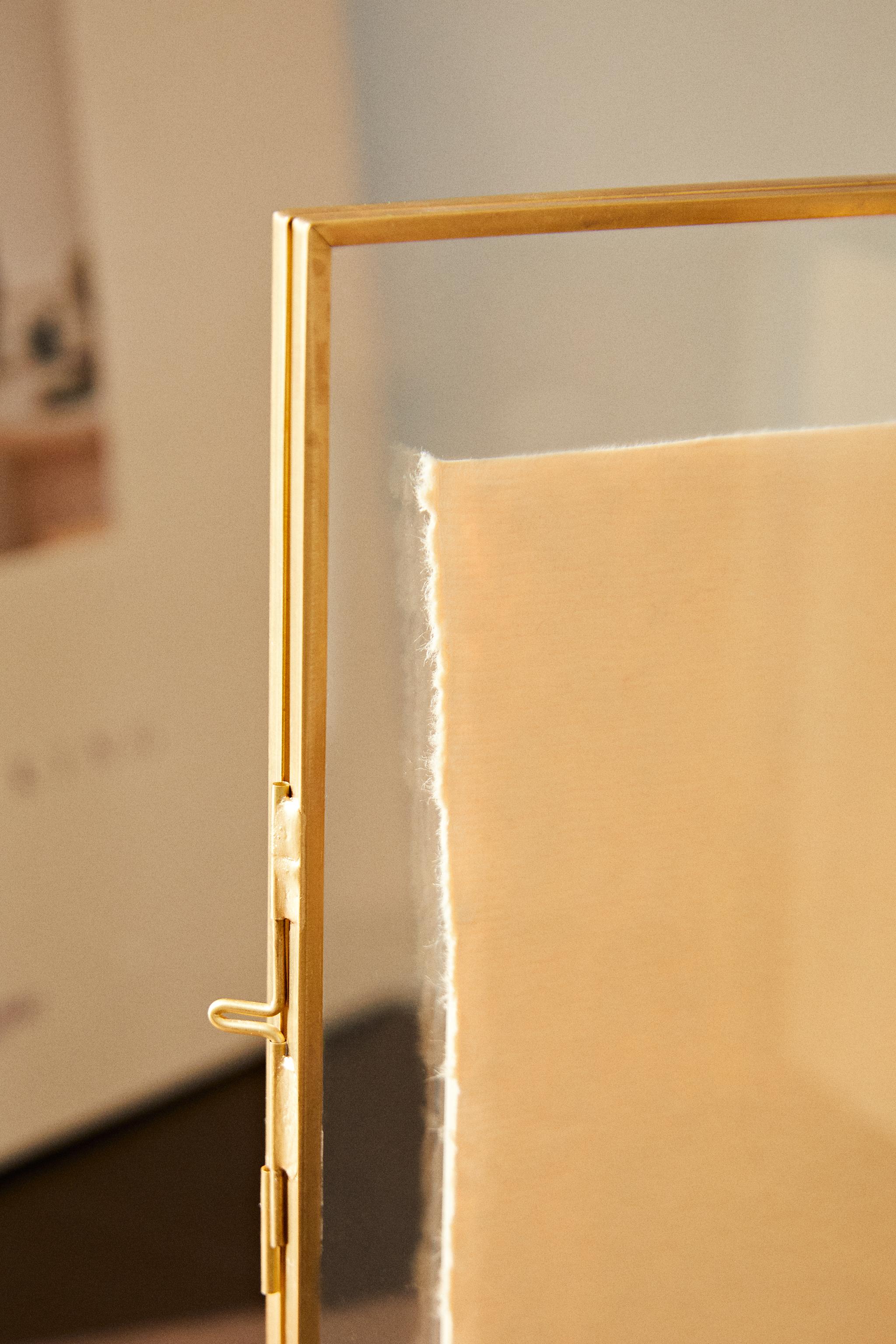 GOLDEN DOUBLE PICTURE FRAME
