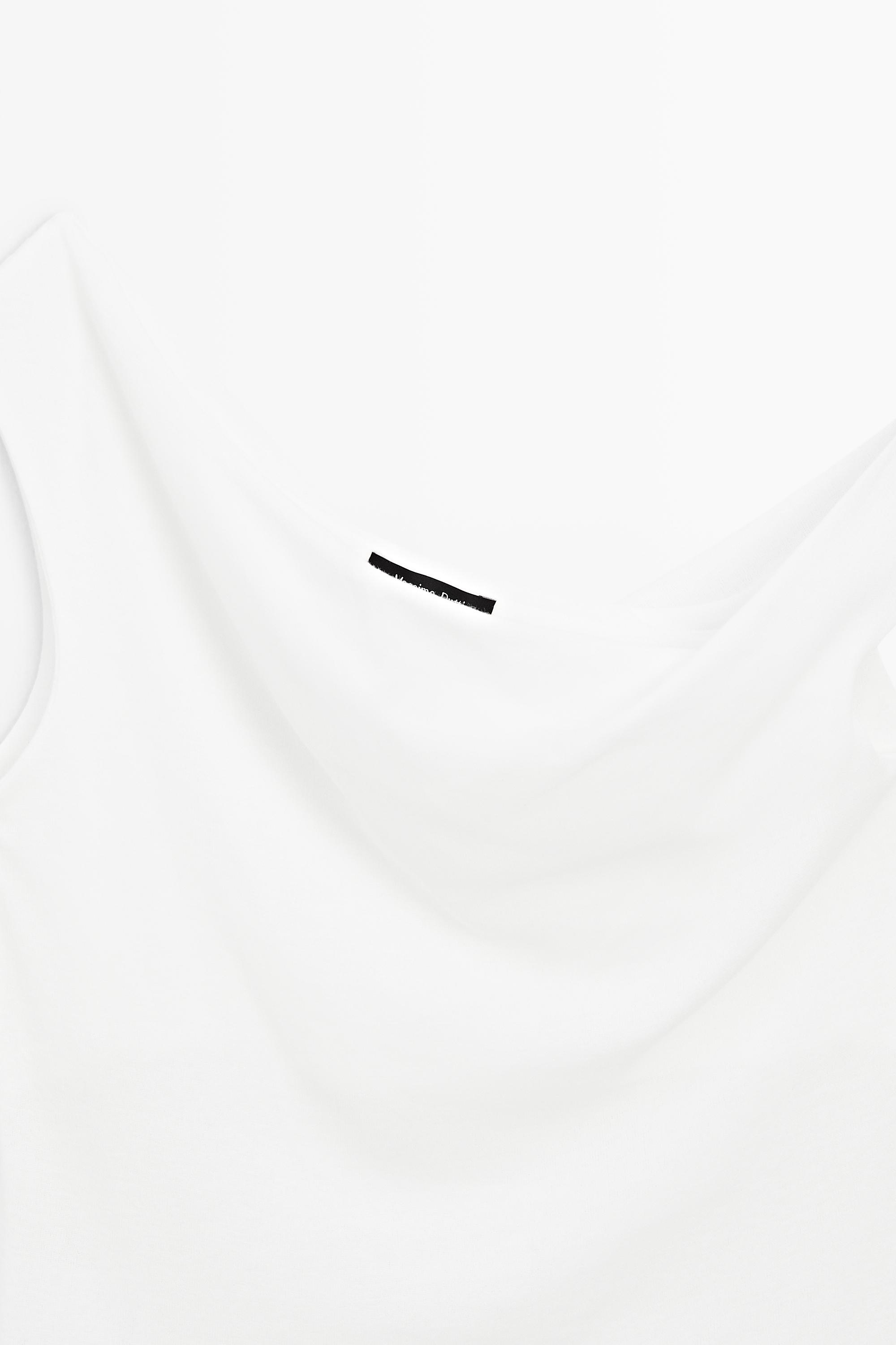 Asymmetric off-the-shoulder top