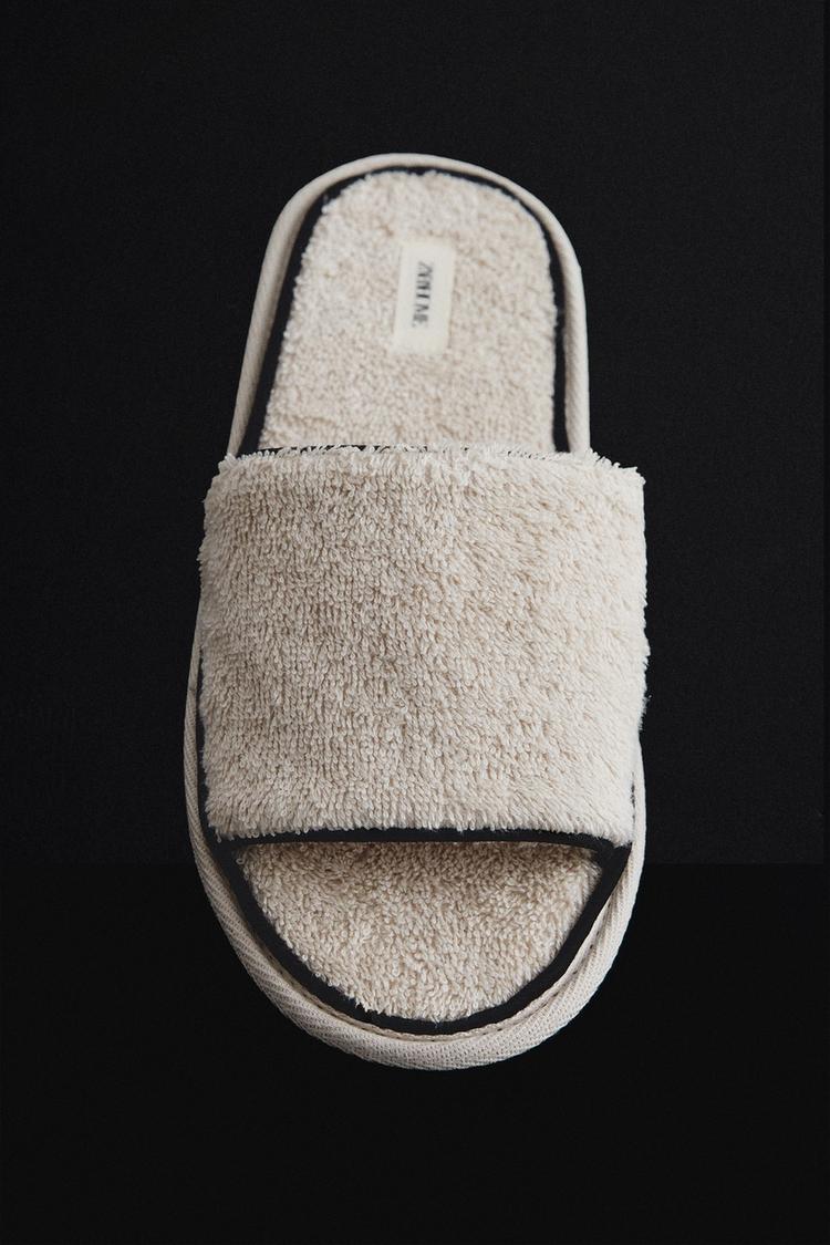 BATH TOWEL SLIDES WITH PIPING — Sandy Brown