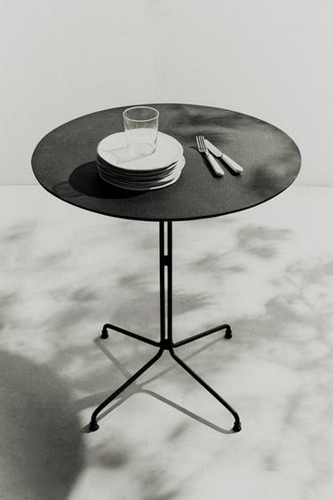 FORGED METAL TABLE - Black by Zara