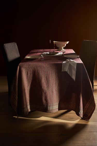 KATOENEN GEOMETRISCH KERSTTAFELKLEED - Rood van Zara