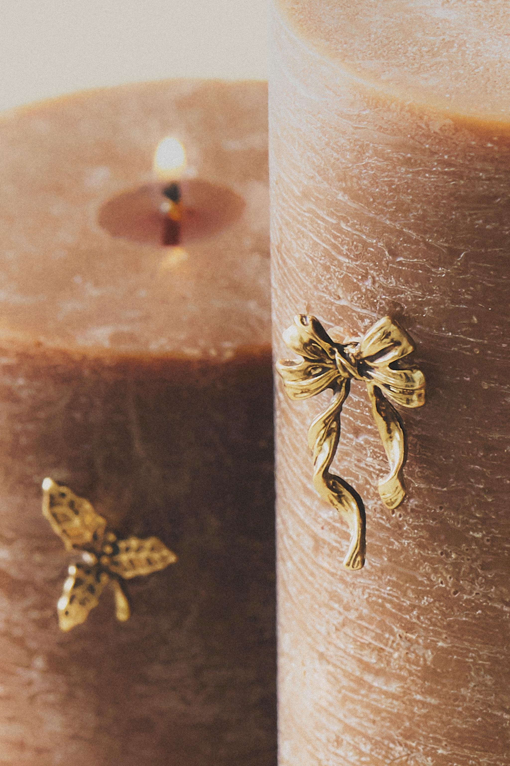 PACK OF 6 CHRISTMAS CANDLE PINS