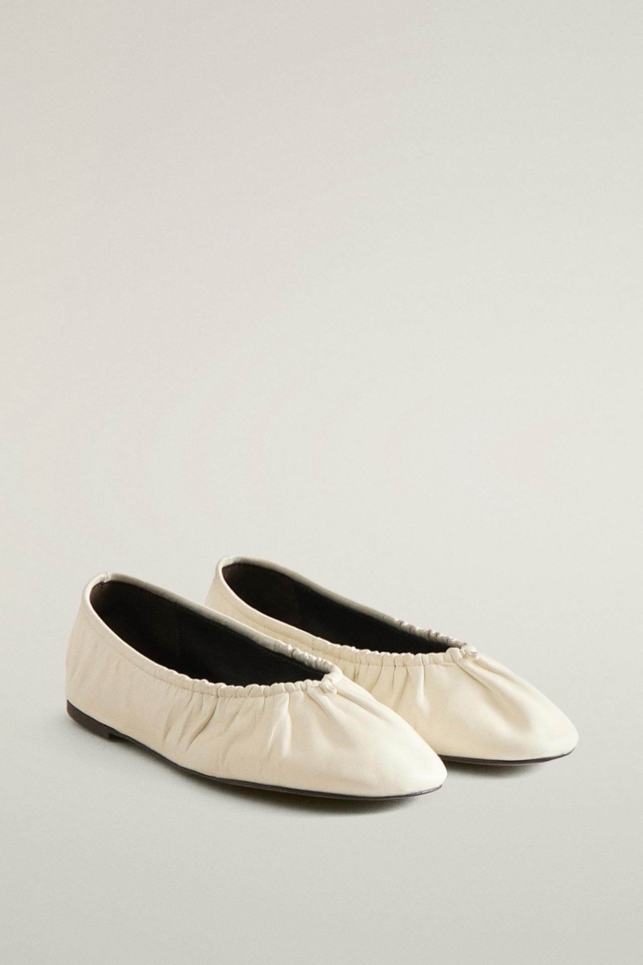 GATHERED LEATHER BALLERINAS — Beige