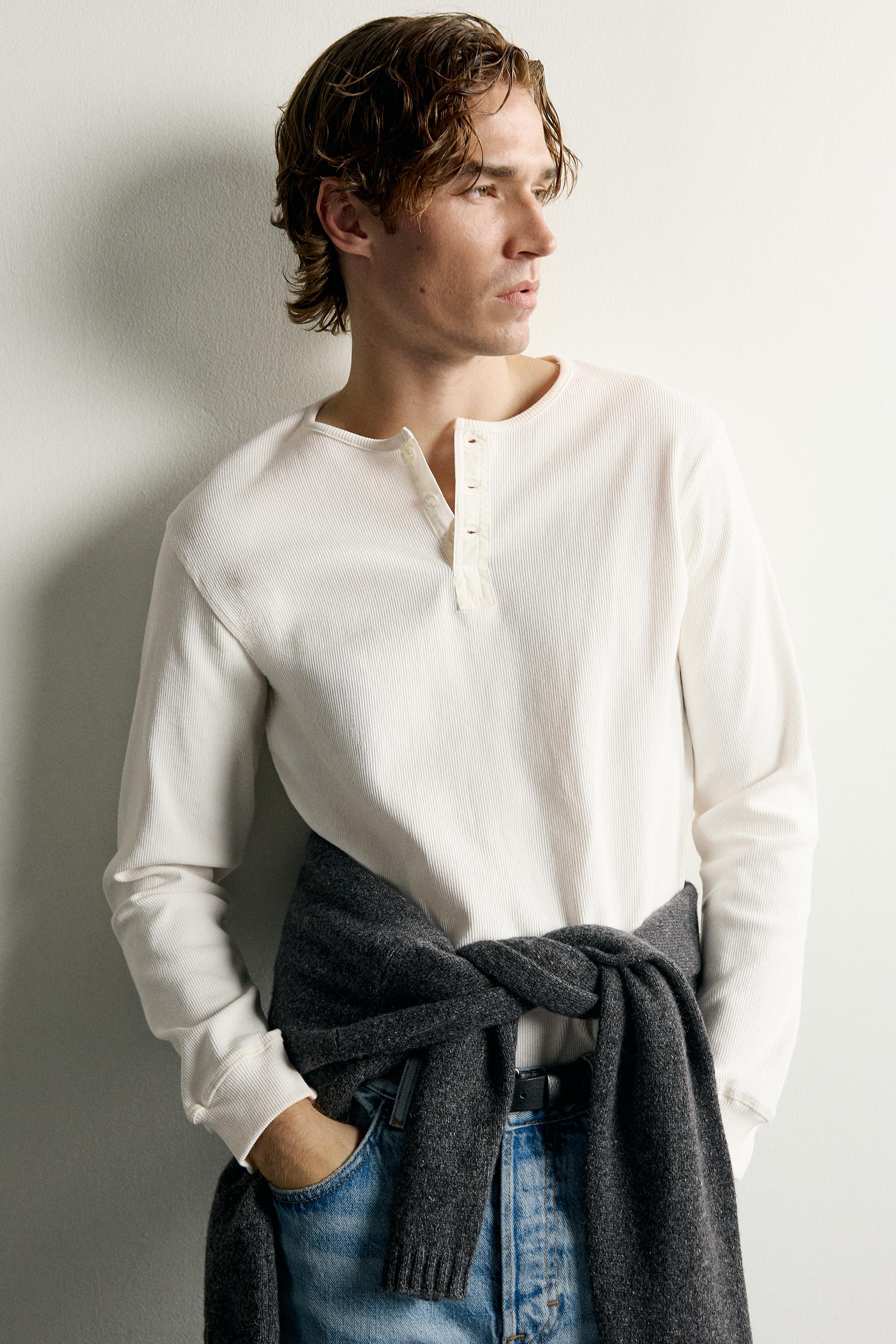LONG SLEEVE HENLEY T-SHIRT