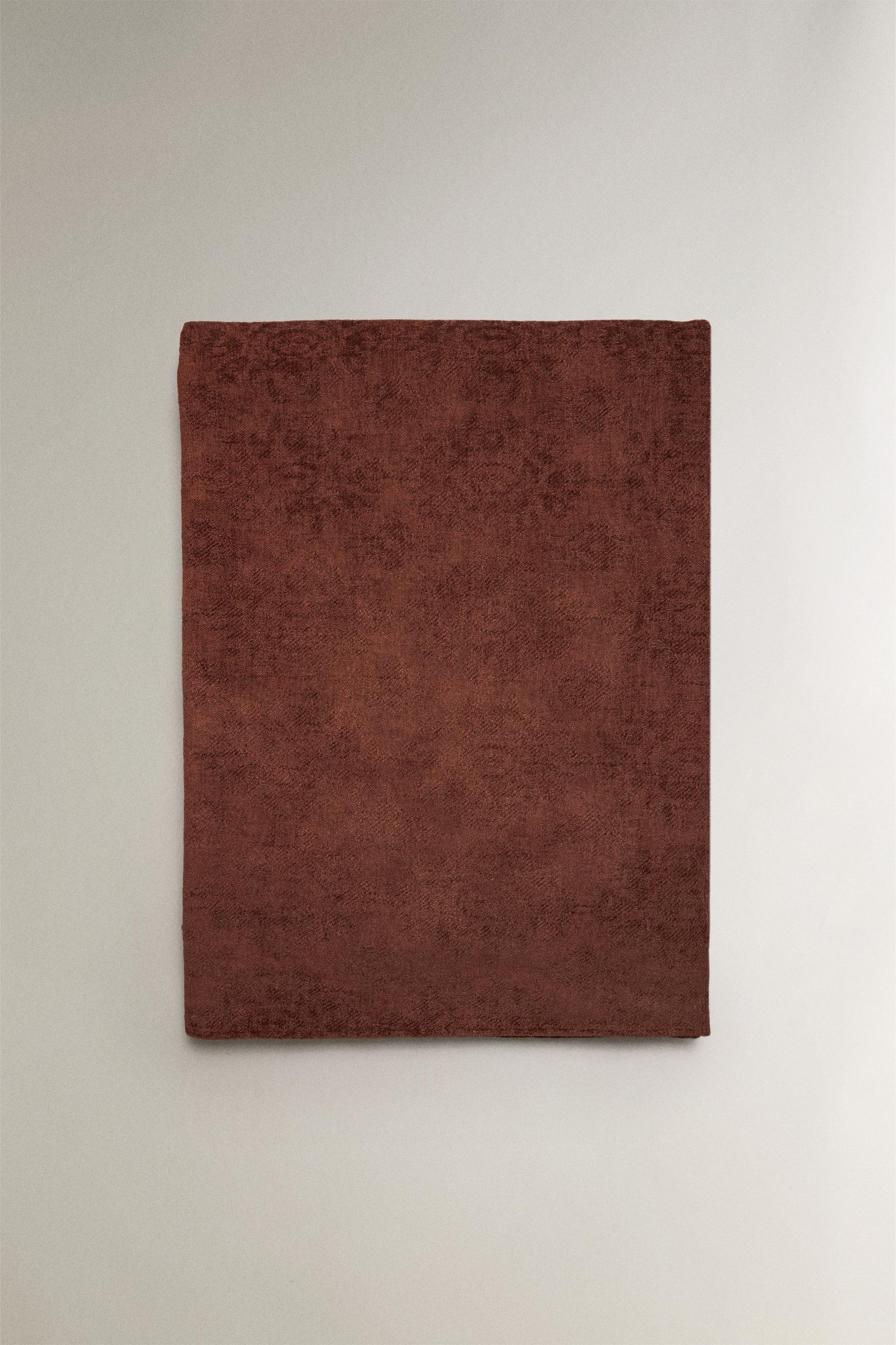 COUVERTURE CHENILLE JACQUARD