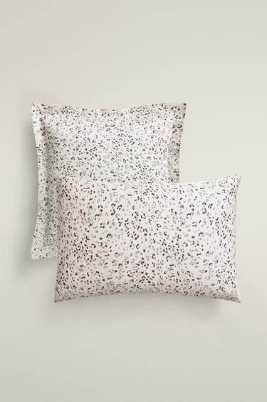 ANIMAL PRINT SATEEN PILLOWCASE (300 THREAD COUNT) — Ecru 1