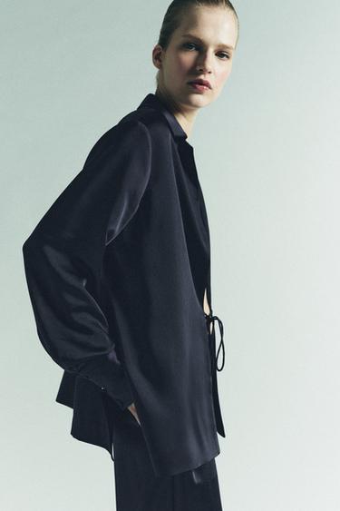 SATINBLUSE MIT SCHLEIFE - Blau / Marineblau von Zara