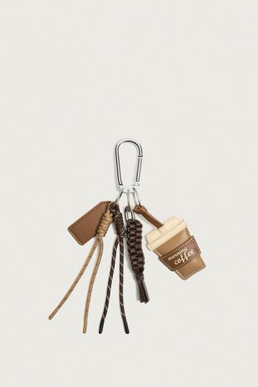 LLAVERO MULTICHARMS - Marrón de Zara