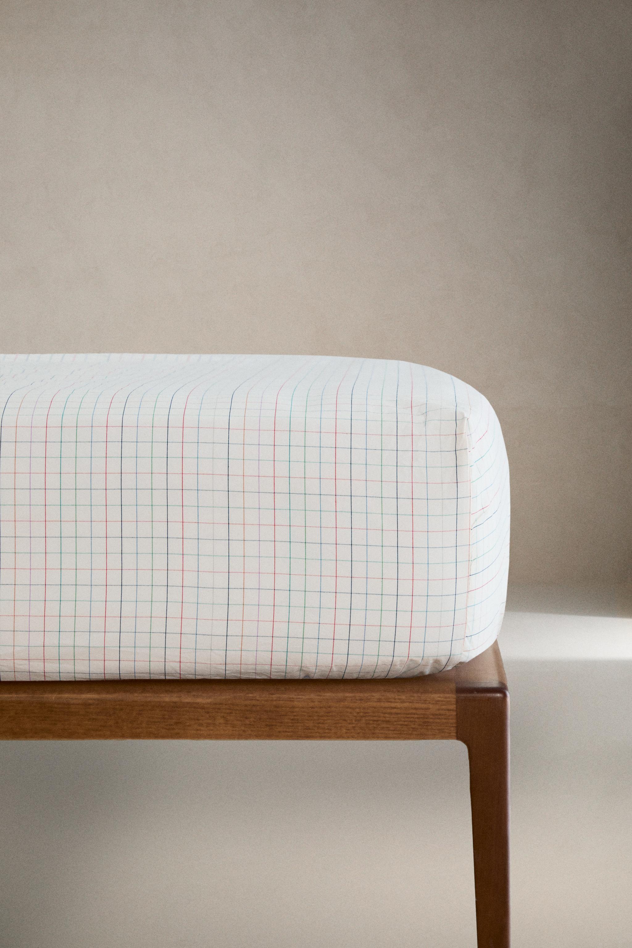 KIDS' COTTON CHECKED FITTED SHEET — Multicolored