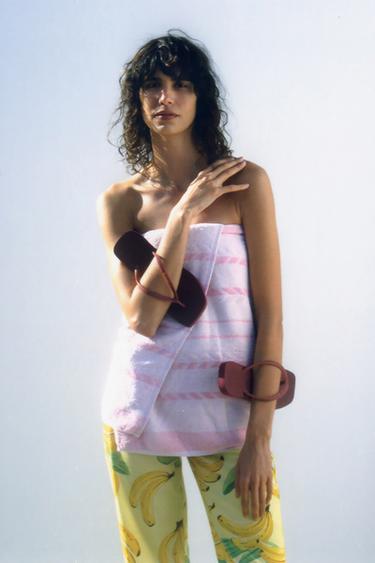 HAVAIANAS Ā® x ZARA SANDALS - Burgundy Red by Zara