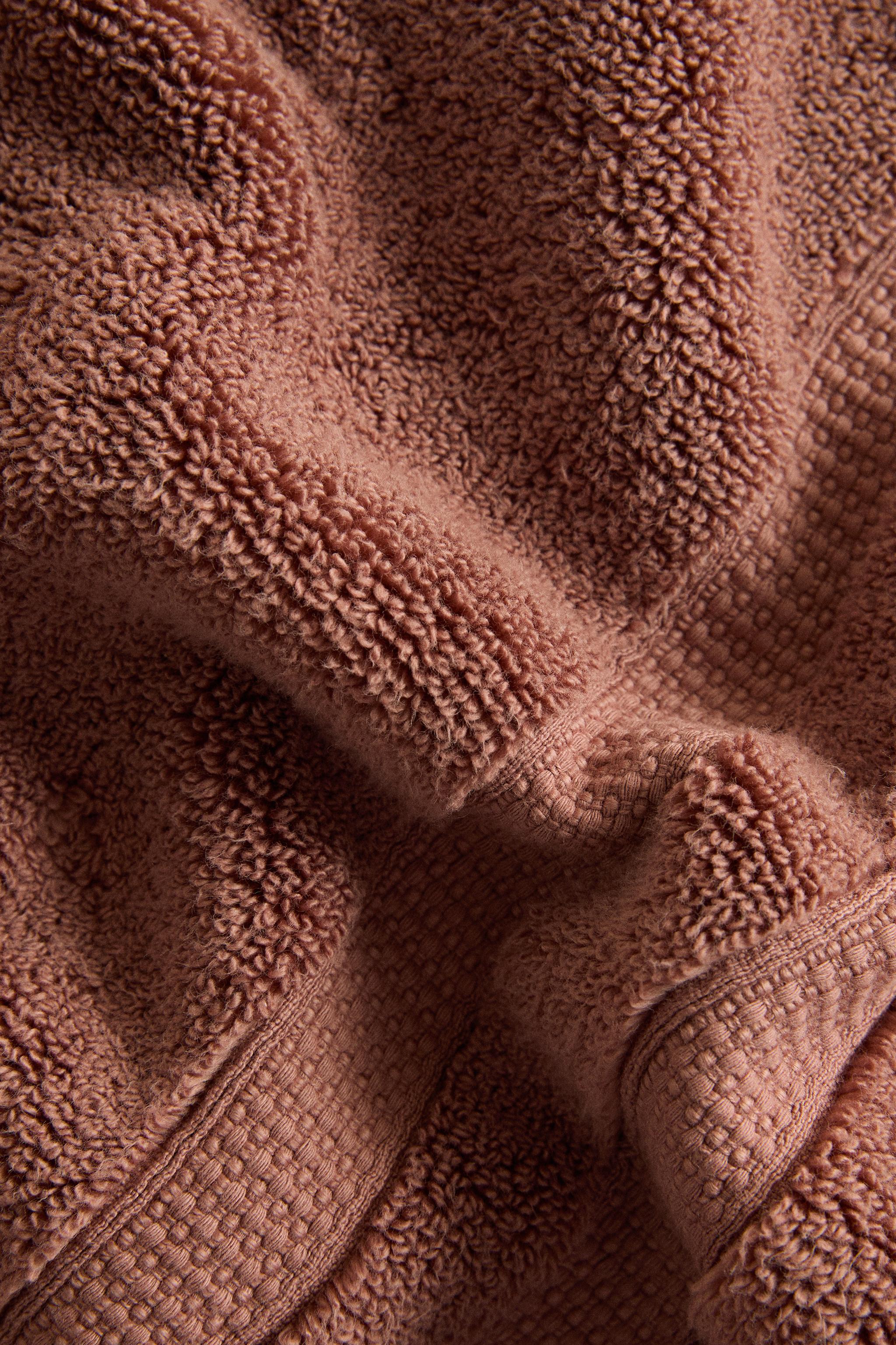 EXTRA SOFT DOUBLE-BORDER BATH TOWEL