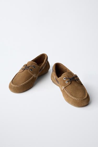 CHAUSSURES BATEAU EN CUIR - Marron de Zara - Image 2