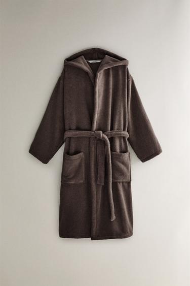 EXTRA SOFT HOODED BATHROBE (380 GXM²) - Dark brown by Zara