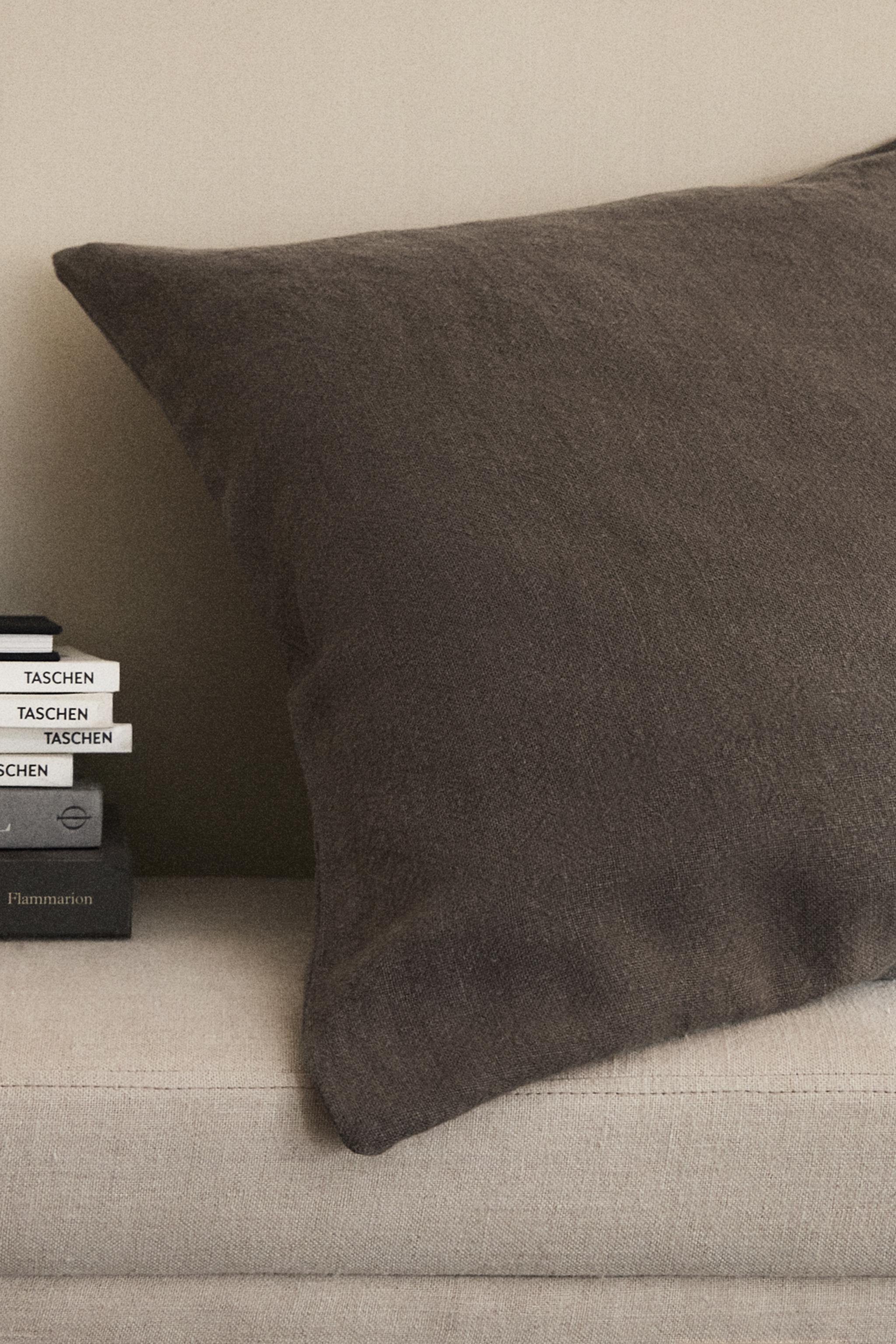 LINEN CUSHION COVER