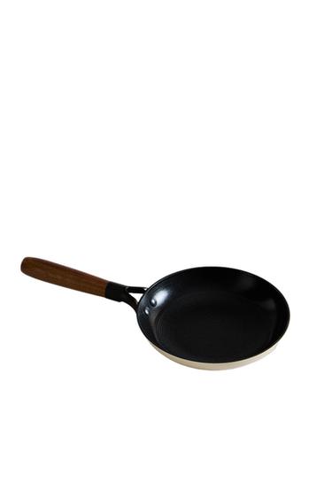 IRON FRYING PAN - Cream by Zara