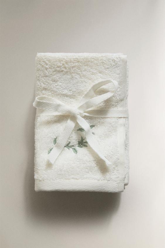 PACK OF HAND TOWELS WITH PLANT EMBROIDERY (PACK OF 3) - Green by Zara - Image 0