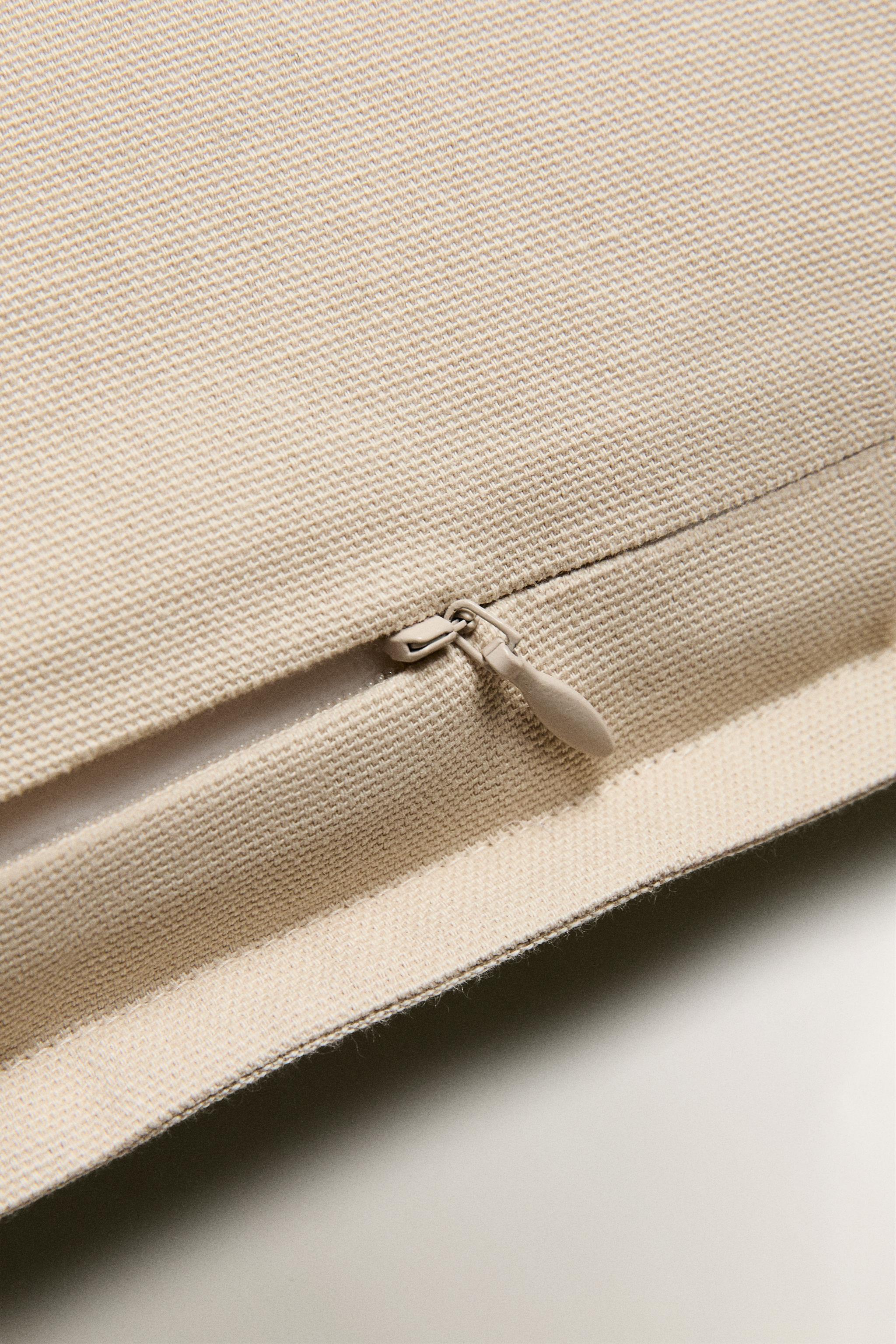 CHRISTMAS CENTRAL POINT THROW PILLOW COVER