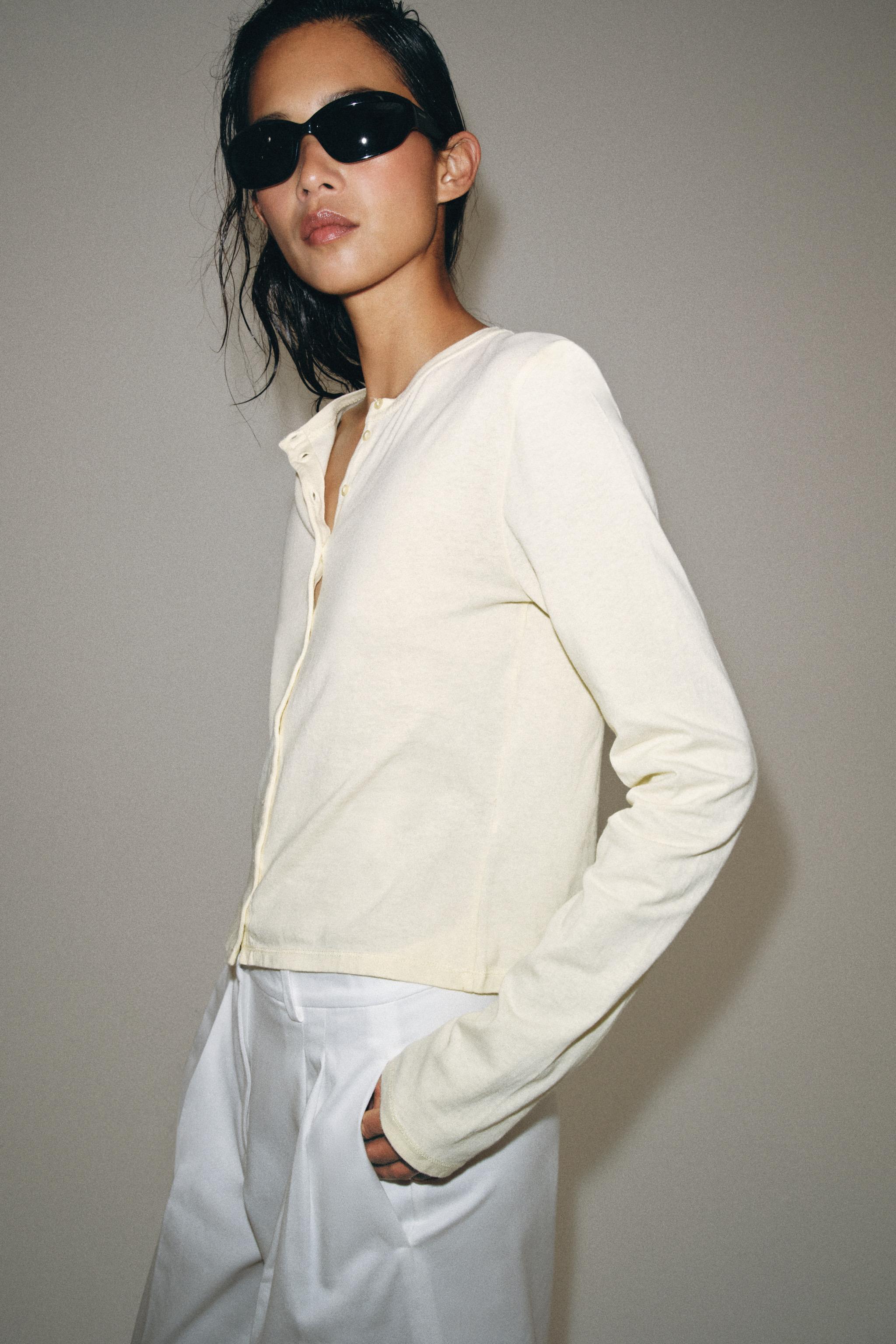 100% COTTON BUTTON T-SHIRT — Yellow
