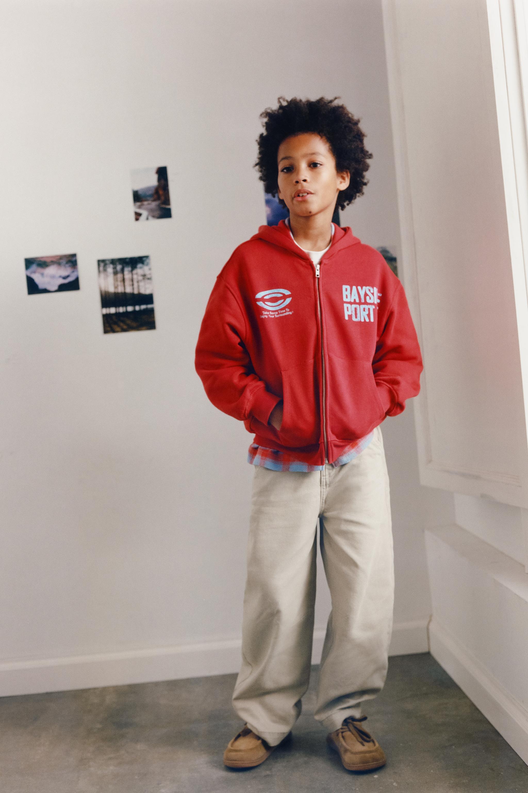 TEXT PRINT ZIP-UP HOODIE — Reddish