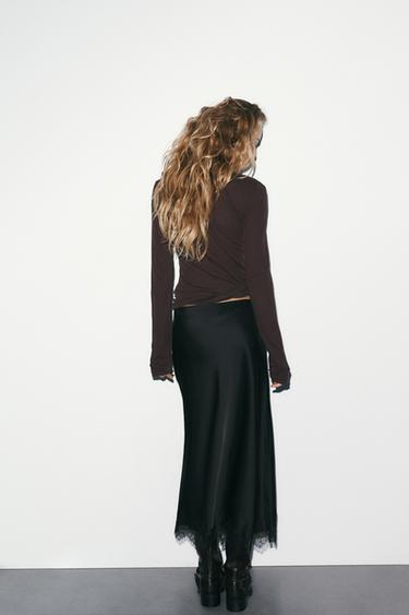 FALDA MIDI SATINADA ENCAJE - Negro de Zara