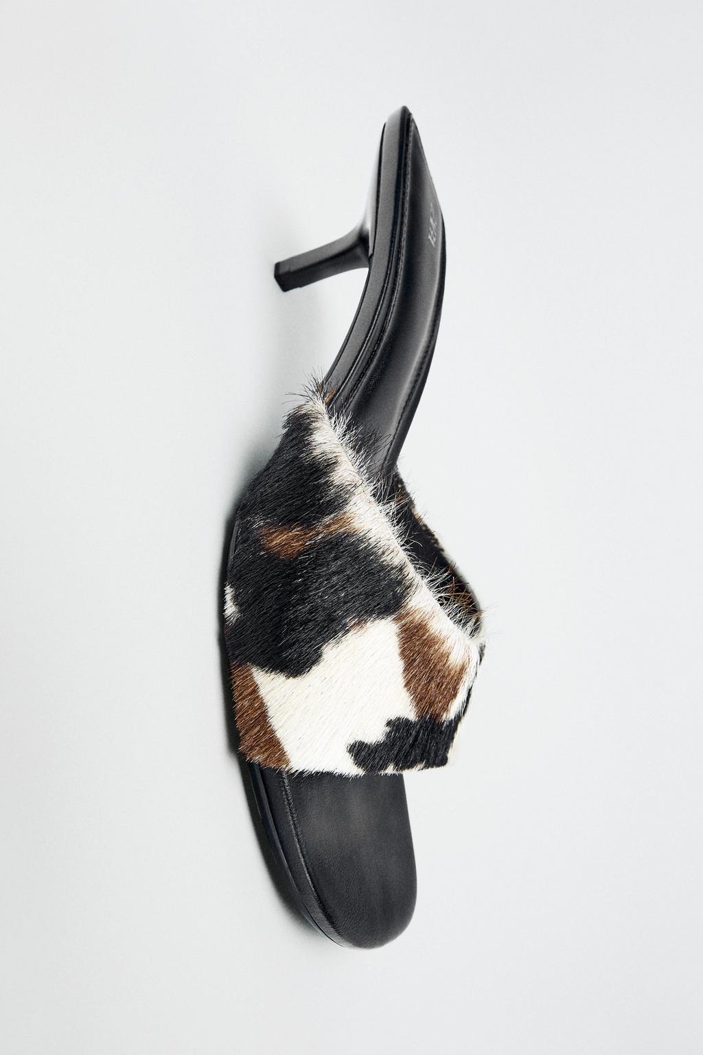 TEXTURED LEATHER KITTEN-HEEL SANDALS