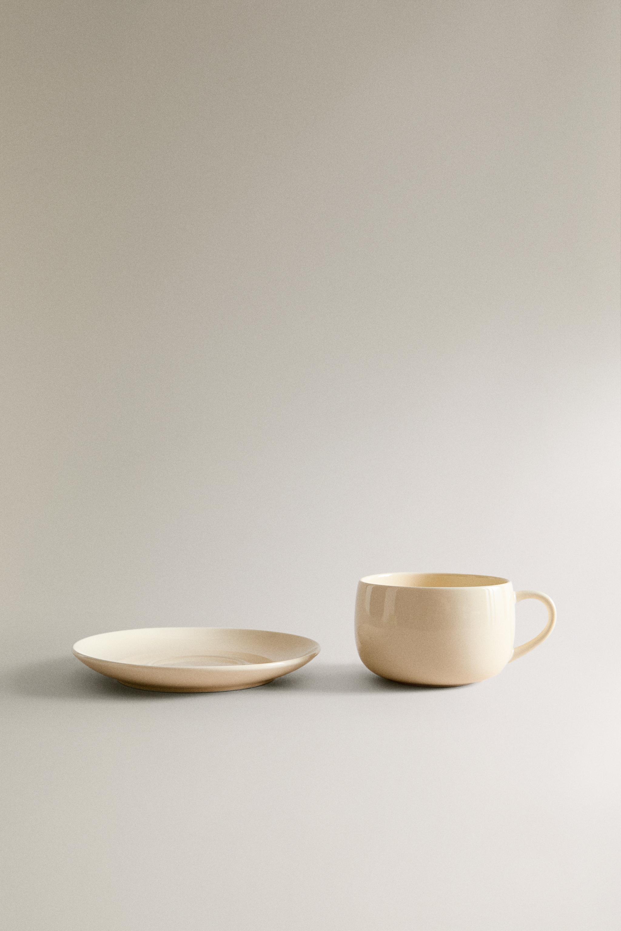 PLAIN STONEWARE TEACUP