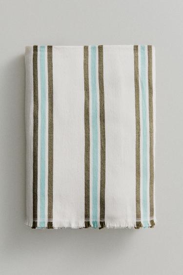 COUVERTURE MULTIFONCTION RAYURES - rayures de Zara - Image 4