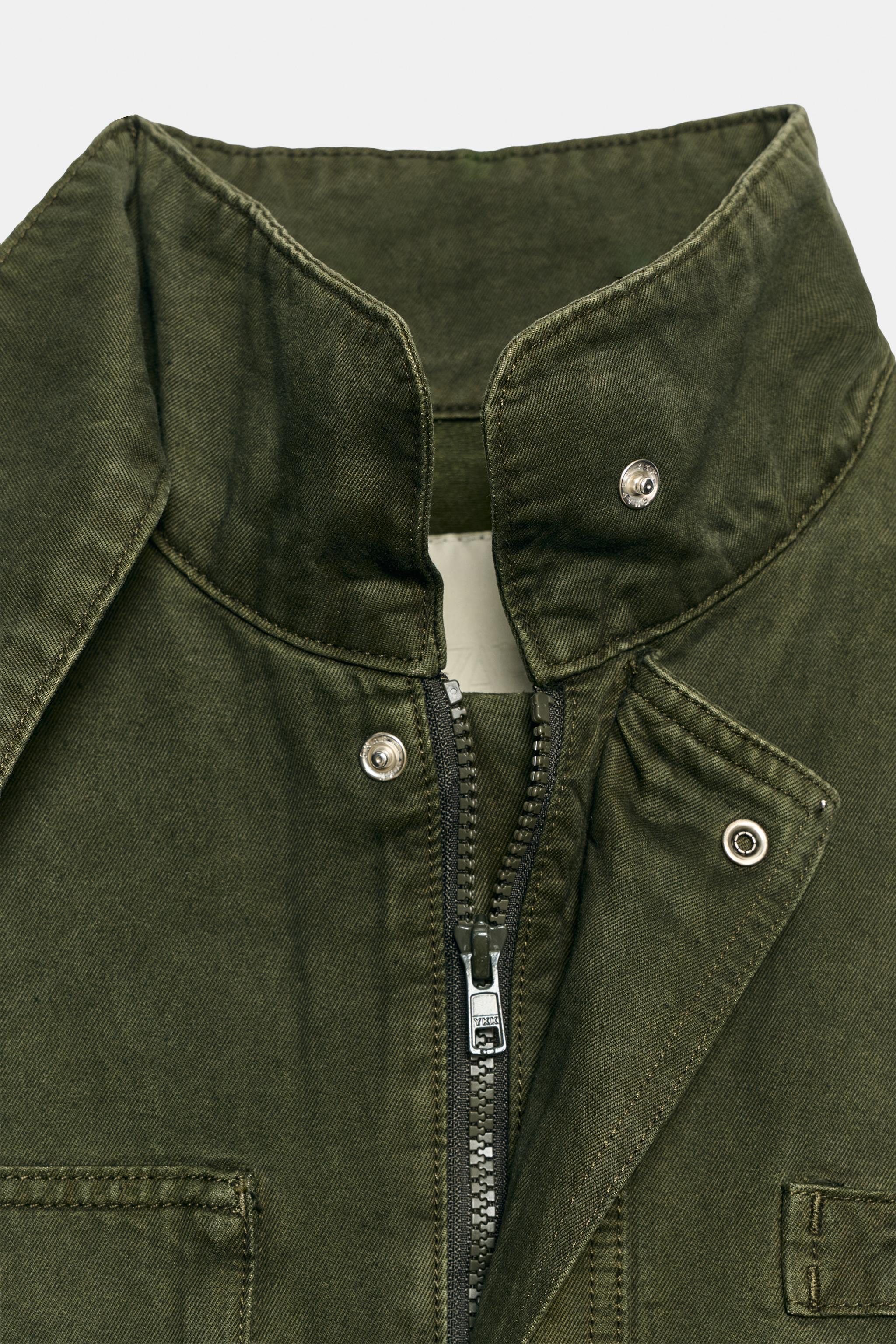 VESTE À COL MONTANT POCHES
