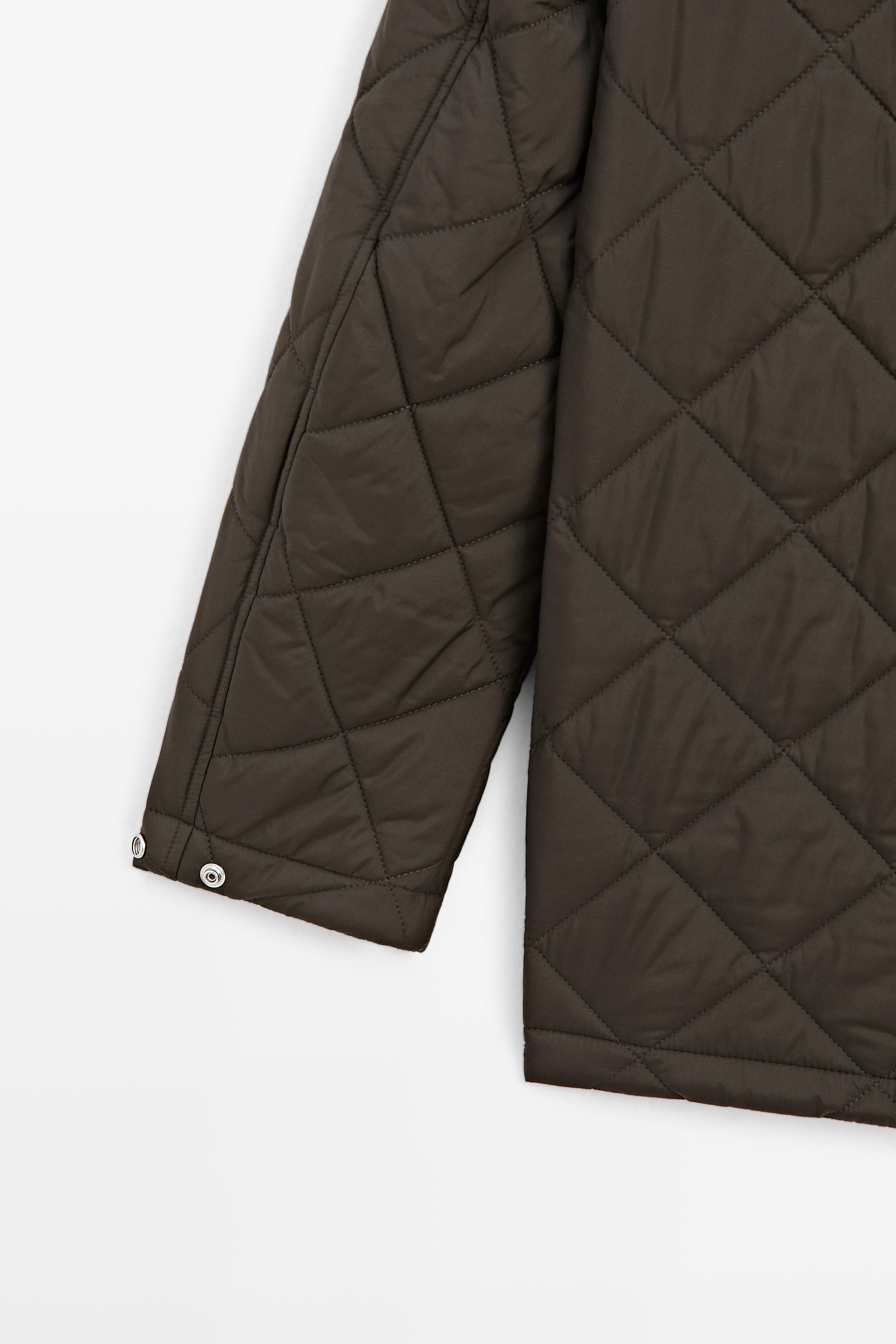 Short quilted coat with corduroy collar