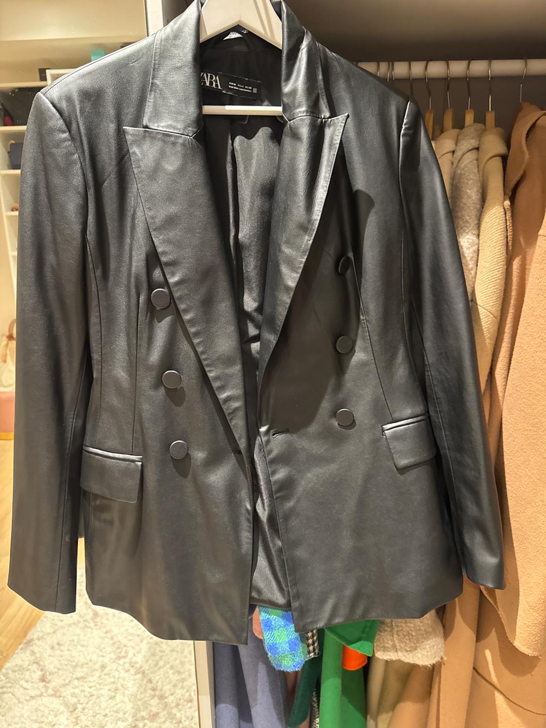 FAUX LEATHER DOUBLE-BREASTED BLAZER