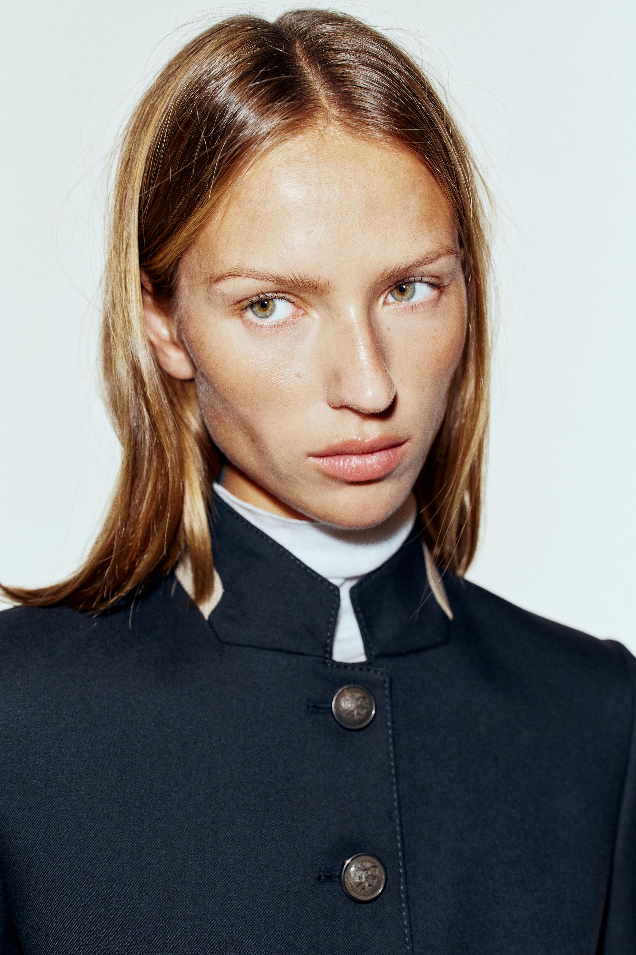 CONTRAST COLLAR BLAZER