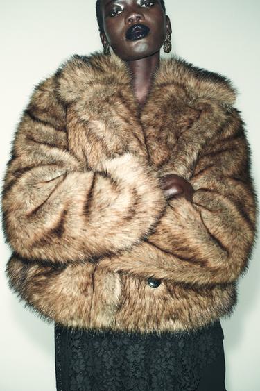 MANTEAU COURT EFFET FOURRURE - Marron de Zara - Image 2