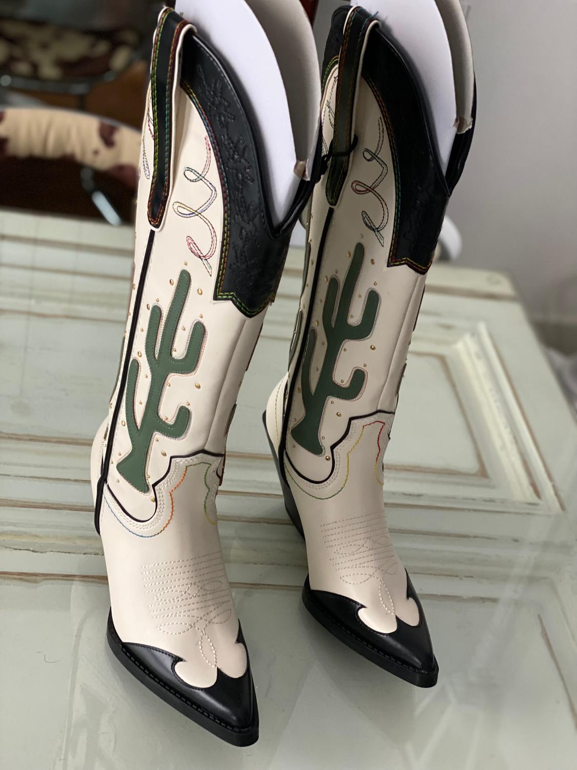 COWBOY BOOTS WITH CONTRAST CACTUS - Image 2