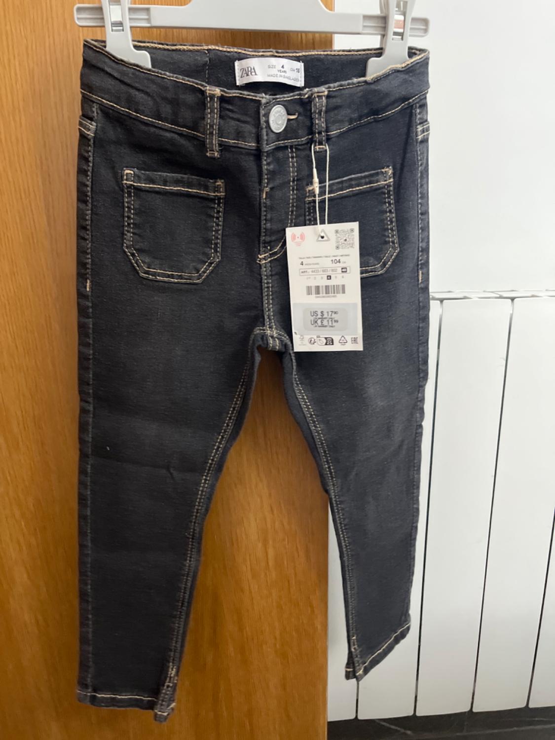 SLIM FIT JEANS WITH POCKETS