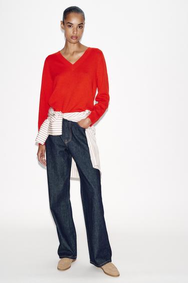 موكاسين مسطح من الجلد المقلوب - بني رملي الخاص بـ Zara