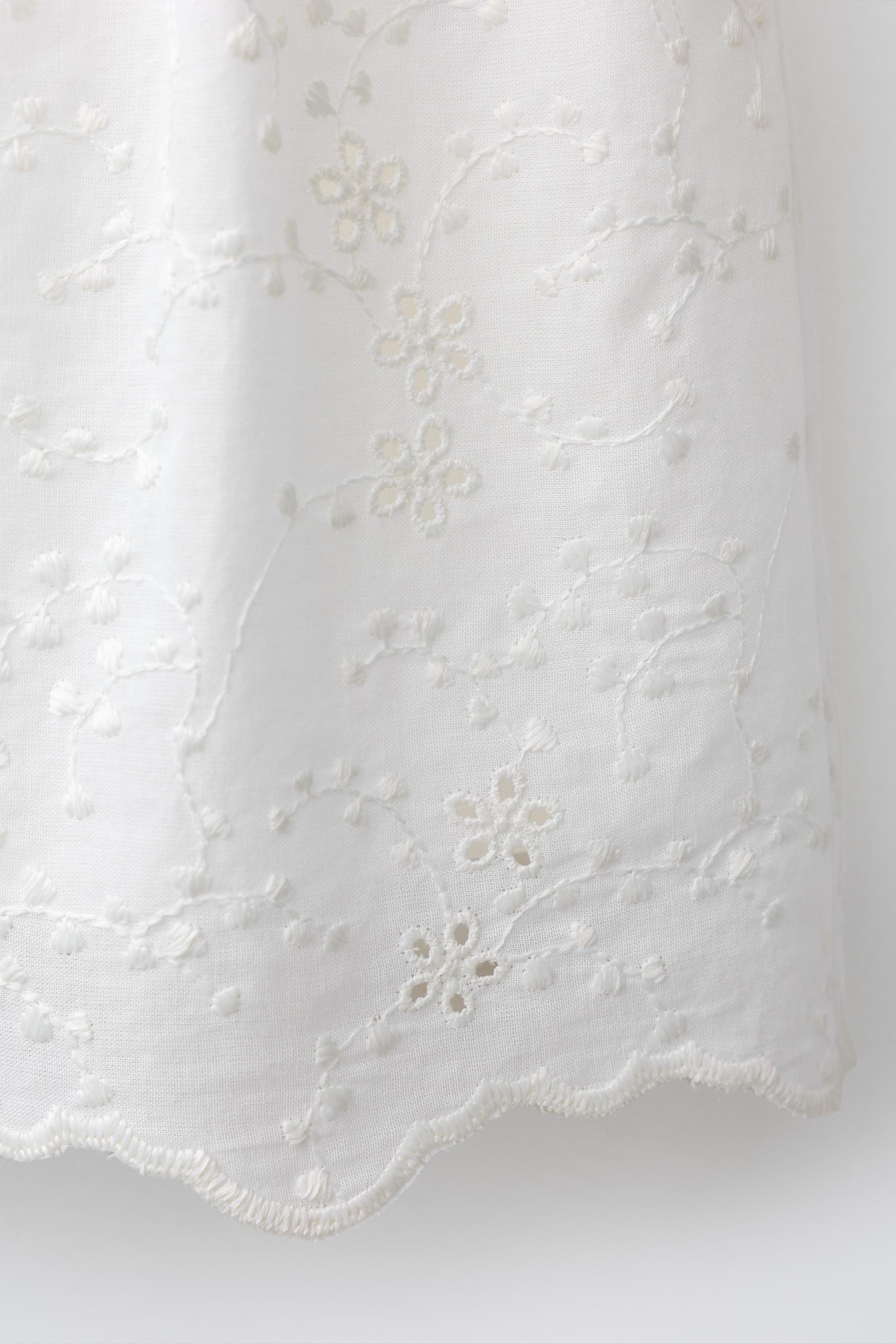 ROBE À FLEURS BRODÉES