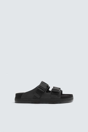 SANDALIA ENGOMADA VOLUMEN - Negro de Zara
