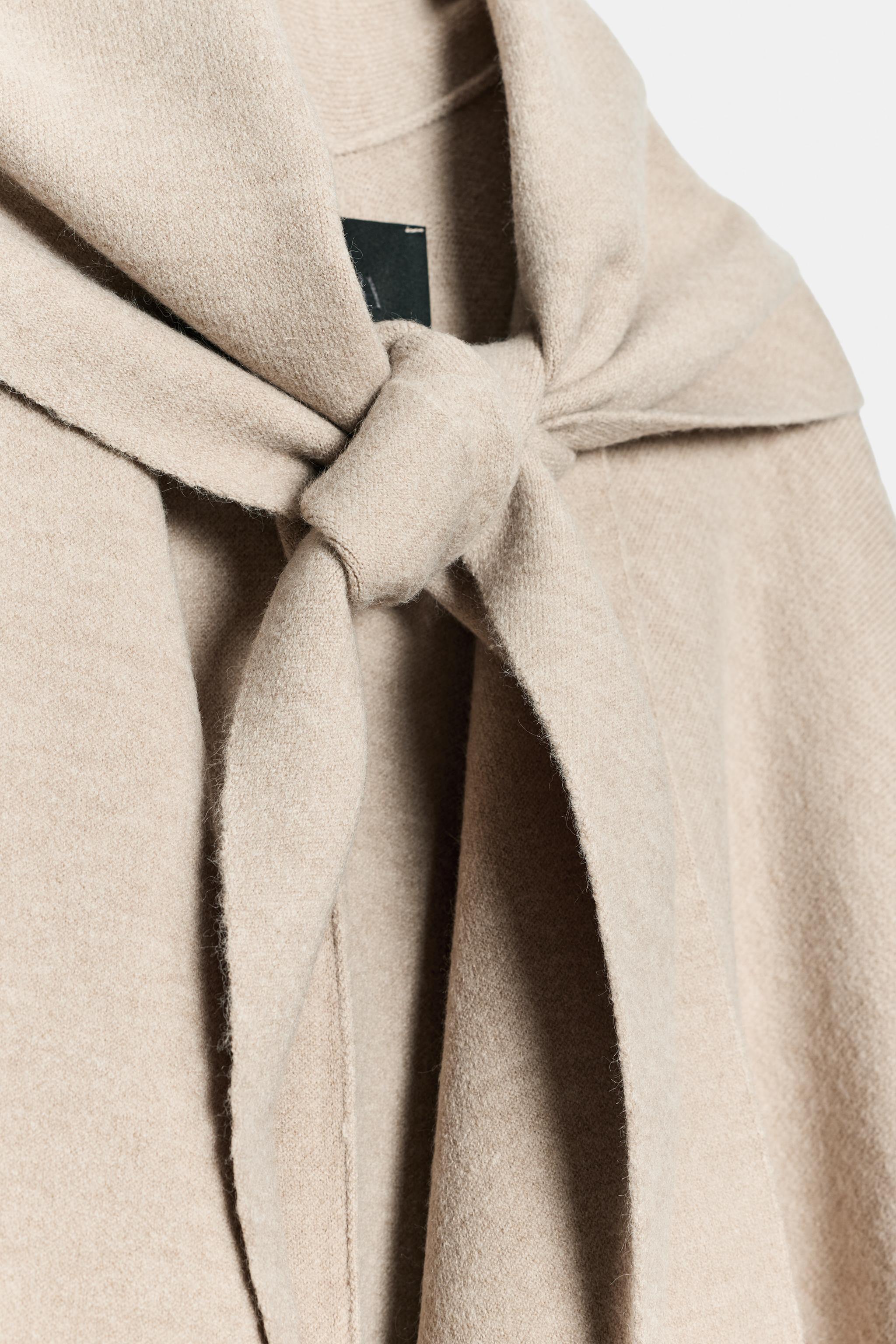 BANDANA KNIT CAPE