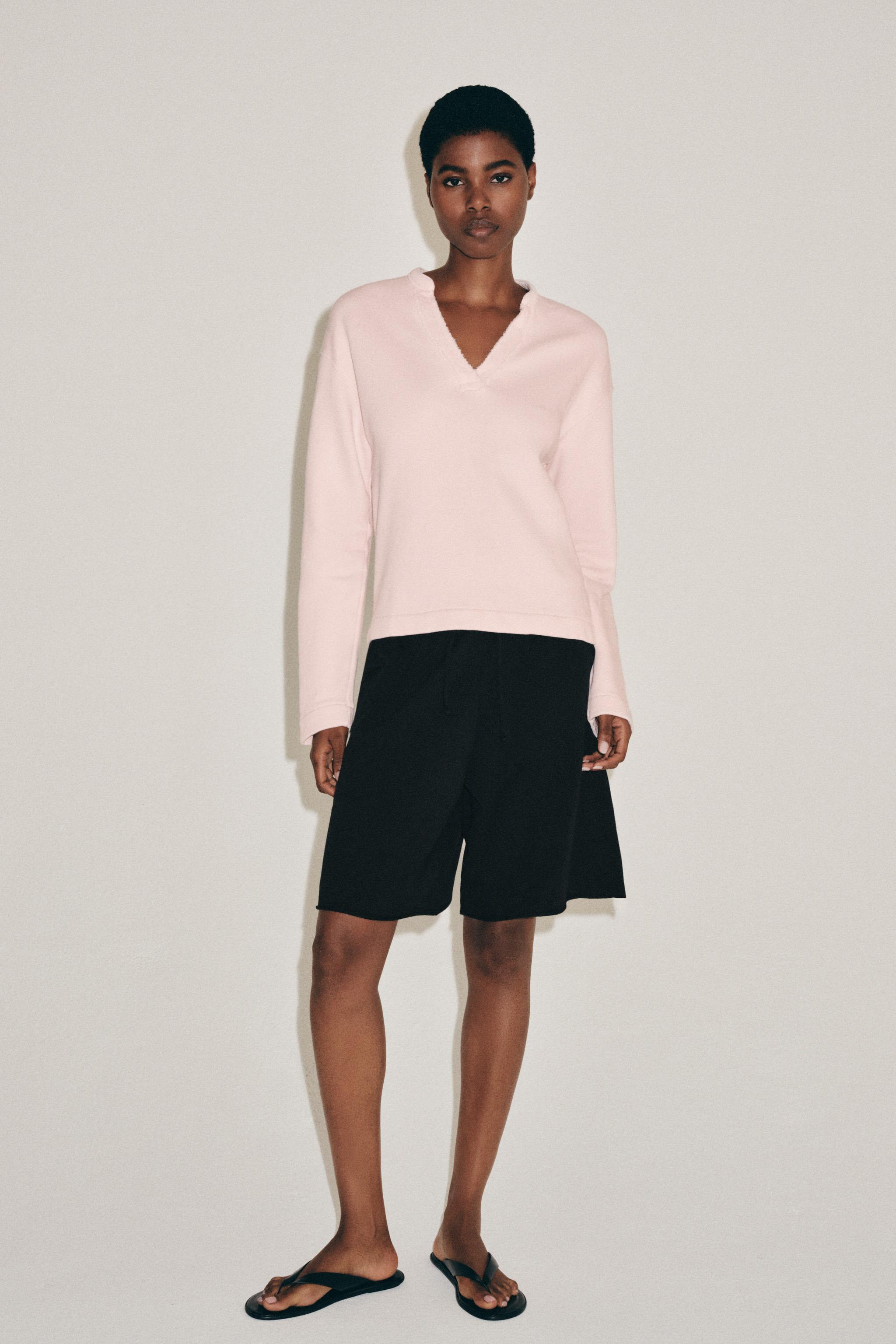 COTTON V-NECK SWEATSHIRT — Pastel pink