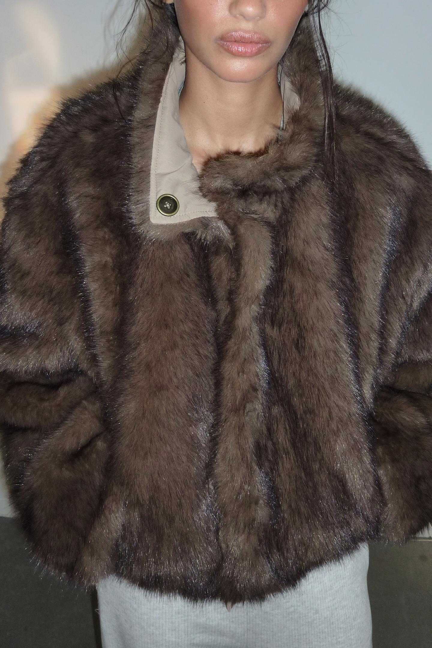 Женская куртка Zara Reversible Faux Fur, цвет: Рыжевато-коричневый — фото 7