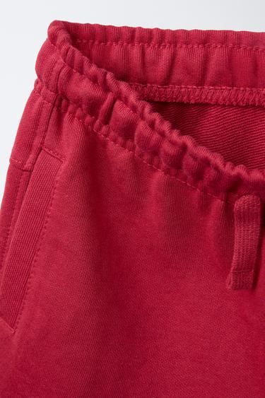 BERMUDA FELPA STRAIGHT TEXTO RELIEVE - Rojo oscuro de Zara