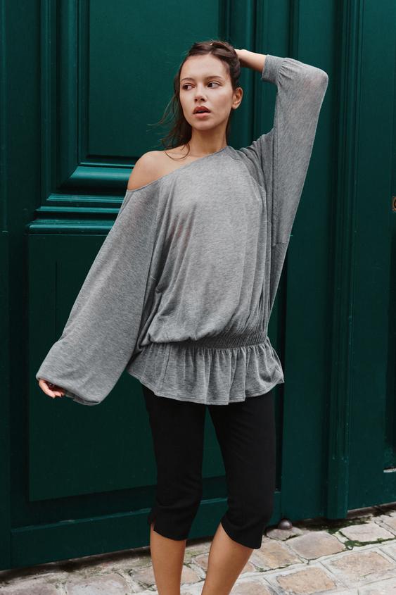 BATWING RUFFLE SLEEVE TOP