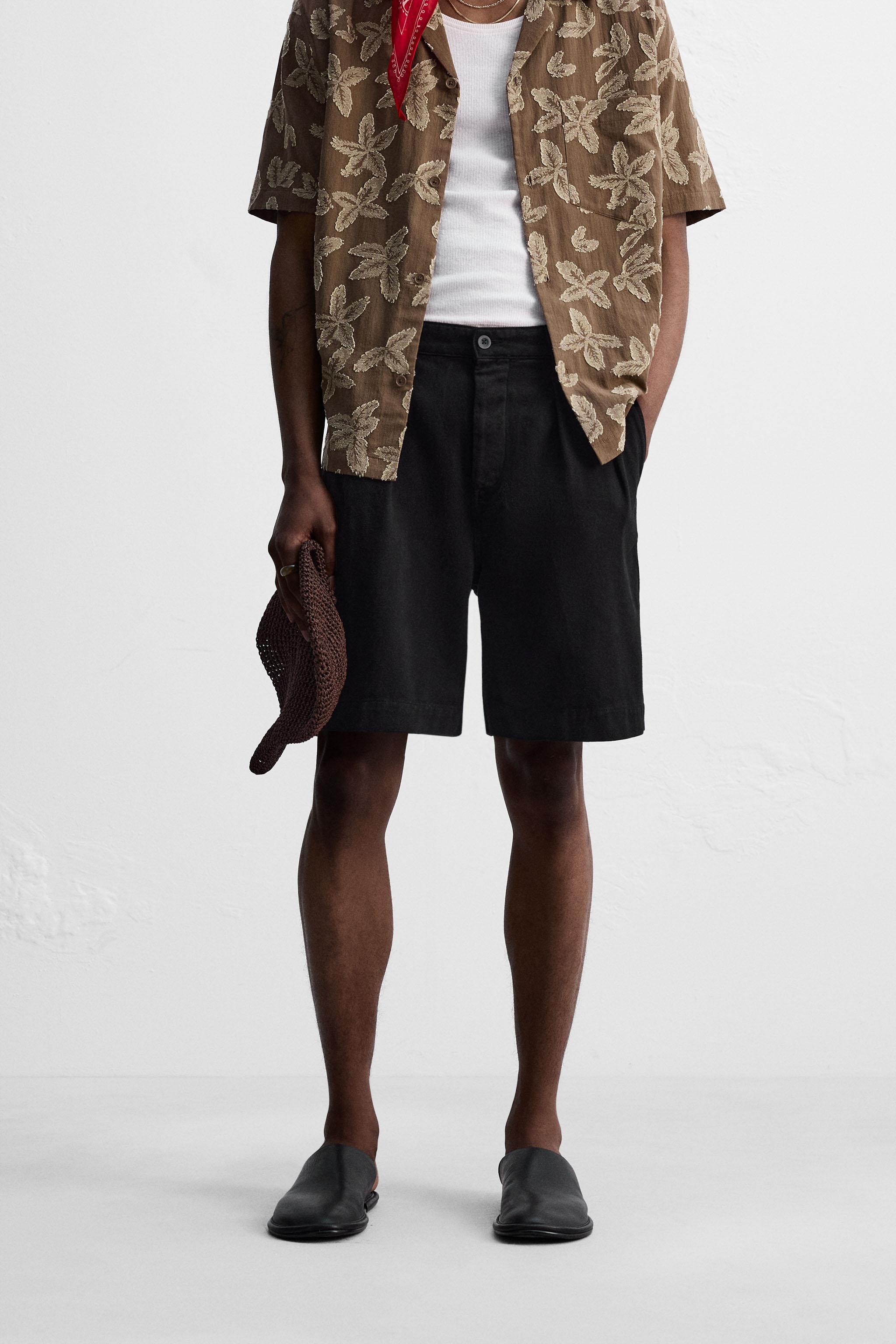 RELAXED FIT PLEATED BERMUDA SHORTS