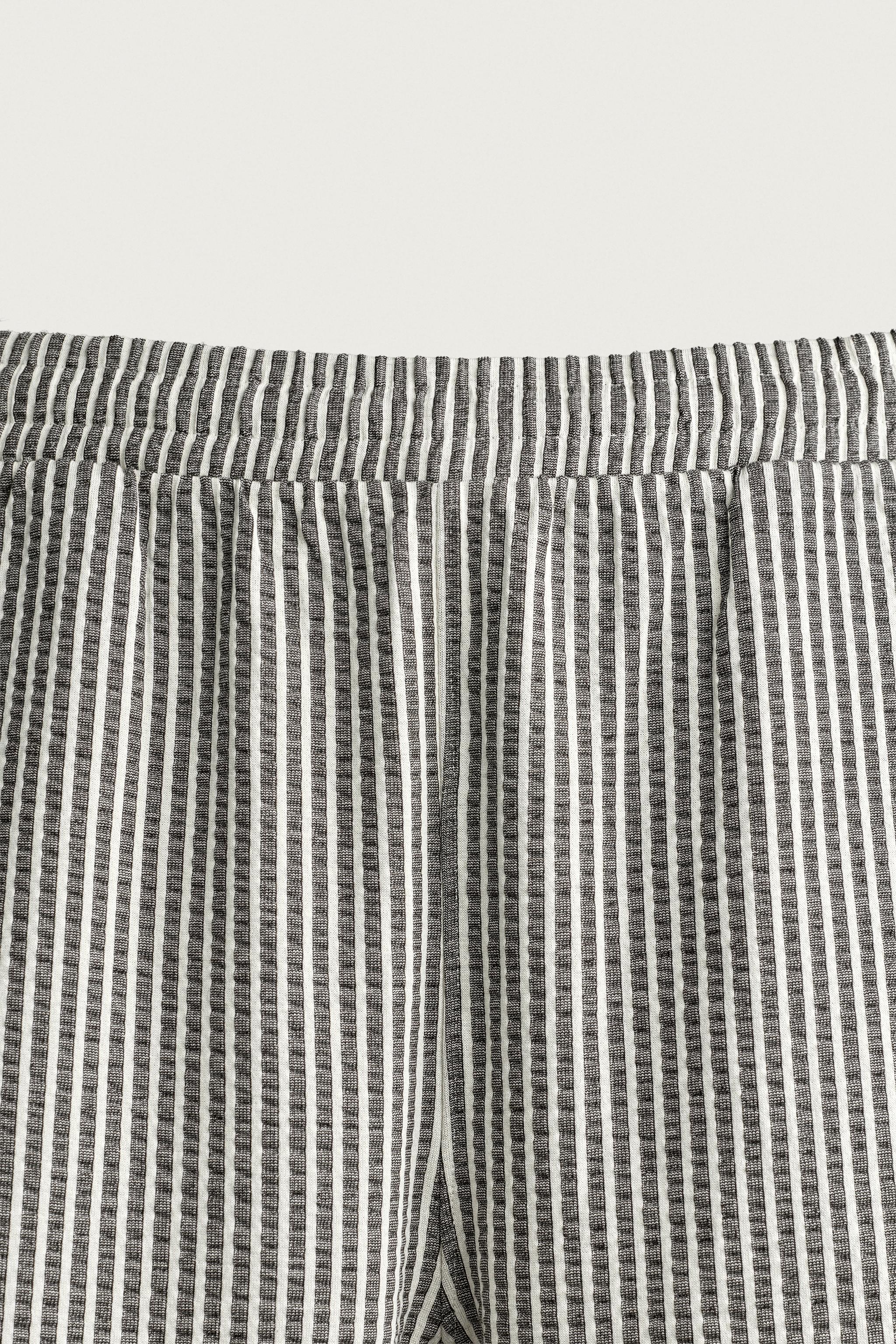 Мужские брюки Zara CONTRAST SEERSUCKER RELAXED FIT PANTS — фото 8