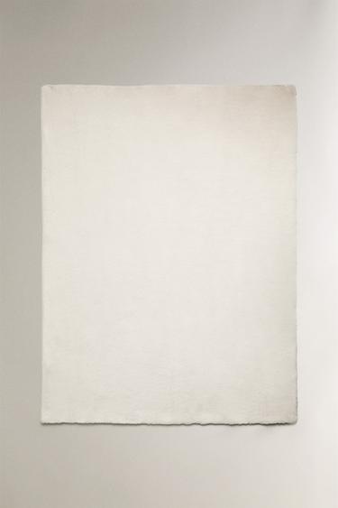 FAUX FUR THROW - أبيض مكسور الخاص بـ Zara